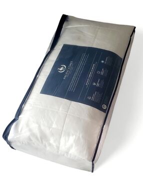 NEW Pacific Coast Feather Company King Down Comforter/Duvet Hotel-Style Bedding.